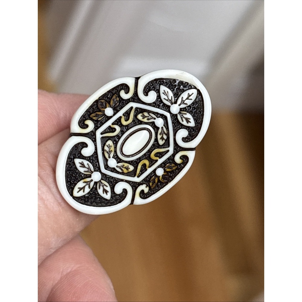 Vintage 90s Black & White Lucite Statement Ring‎ - Size 7